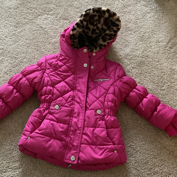 Girls coat pink and hardly used, super comfy. Hoodie. Size 4/5 - Picture 17 of 17